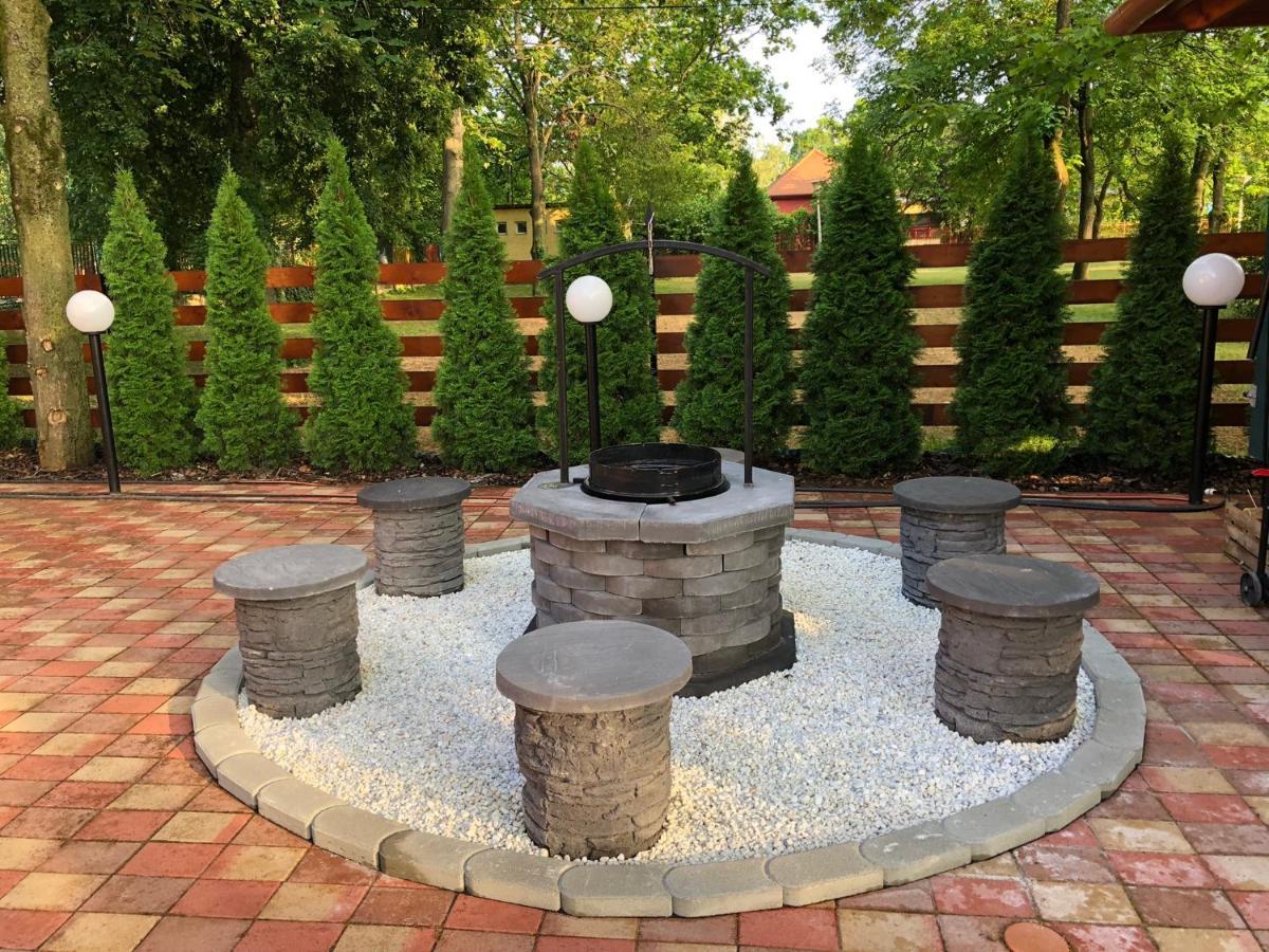 Boro Apartman Тисафюред Экстерьер фото