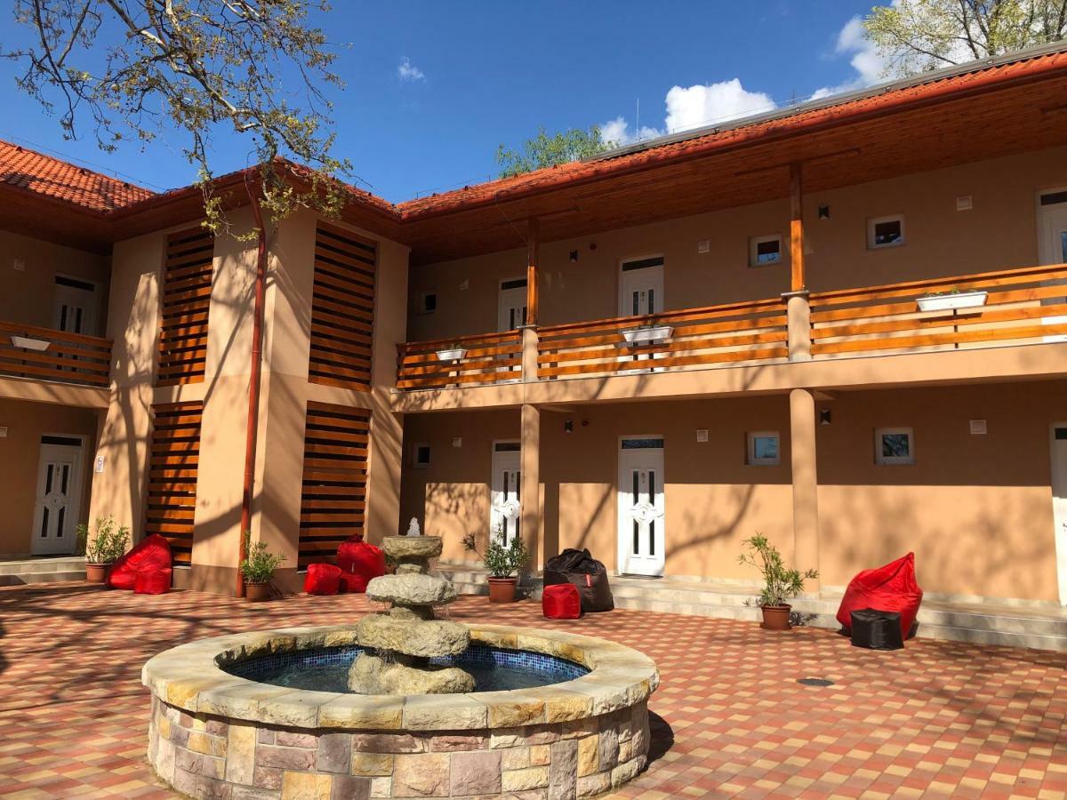 Boro Apartman Тисафюред Экстерьер фото